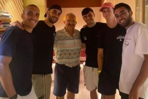 每体：伊尼戈早上去体育城与巴萨队友告别，并与最亲近的队友聚餐